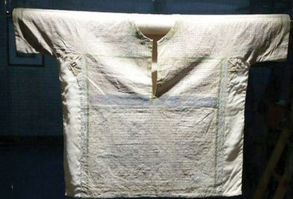 نمایش 2 پیراهن مقدس در موزه ملی قرآن