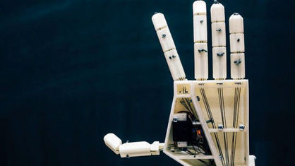 روباتی برای ترجمه متون به زبان علائم