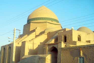 ایزوگام بر گنبد مسجد اردستان
