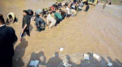استان‌های غربی کشور در محاصره سیلاب