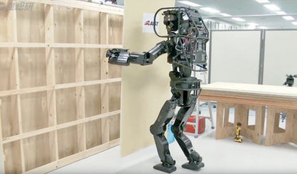 ربات شبه انسان با قدرت ساخت و ساز