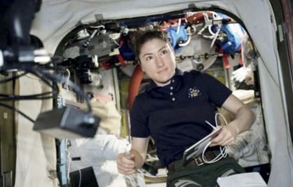 یک فضانورد زن رکورد‌دار اقامت در فضا
