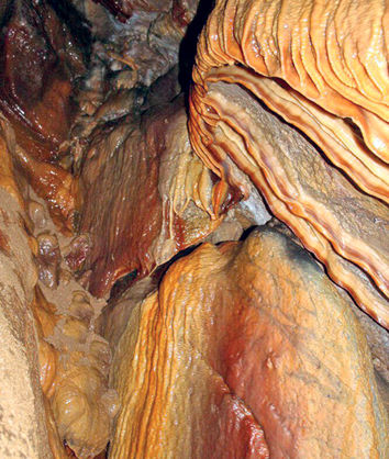 قبض آب منجر به کشف یک غار در کاشان شد