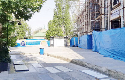 سایه ساخت و سازها روی مقبره امامزاده پونک