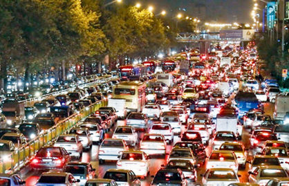 مهار  ترافیک پاییزه  پایتخت  با  تغییر  ساعات  کار