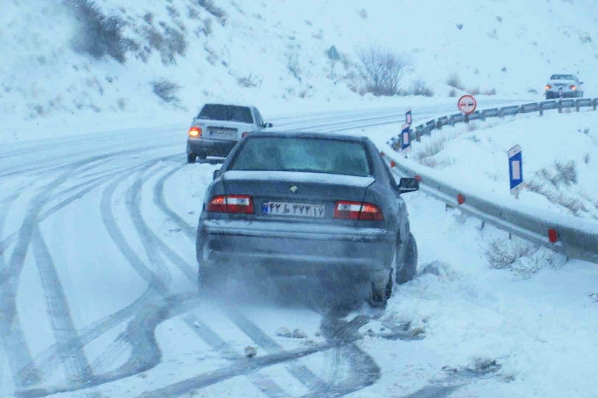 برای رانندگی در روزهای برفی این چند نکته مهم را در نظر داشته باشید
