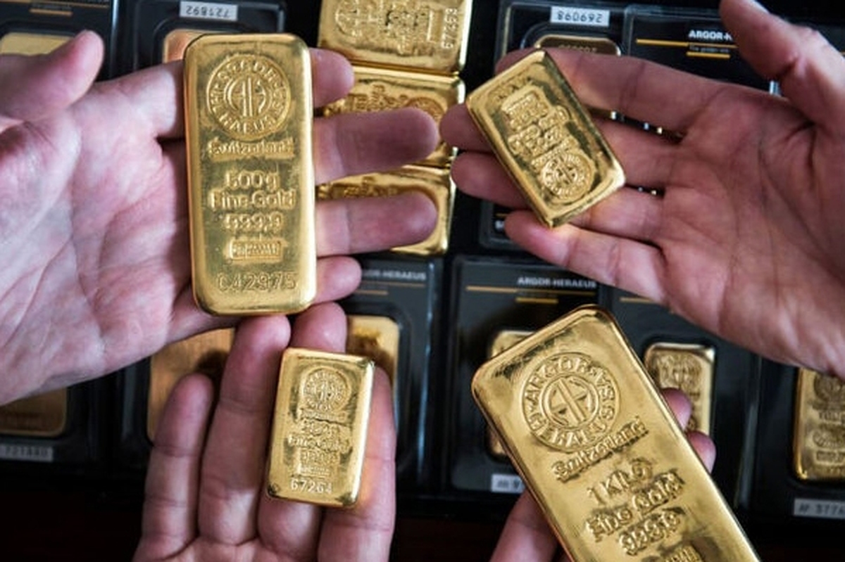 ریزش قیمت جهانی طلا با افزایش ارزش دلار؛ هر اونس طلا امروز چند قیمت خورد؟
