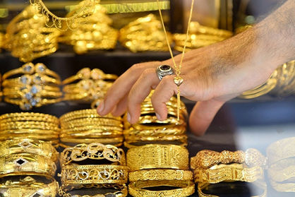 قیمت طلا و سکه امروز ۲۵ تیر ۱۴۰۲/ طلای ۱۸ عیار و انواع سکه در بازار آزاد چقدر ارزان شد؟+ جدول قیمت‌ها