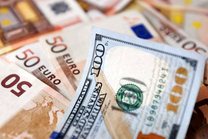 قیمت دلار، یورو امروز ۸ مهر ۱۴۰۲/ دلار و یورو در مرکز مبادله چقدر گران شد؟