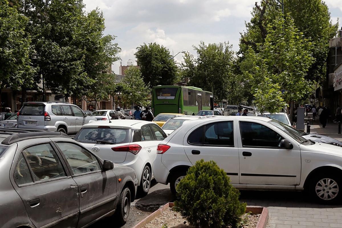 مورد عجیب اجاره جای پارک در تهران/ اجرای طرح ساماندهی پارک حاشیه‌ای در تهران به کجا رسید؟