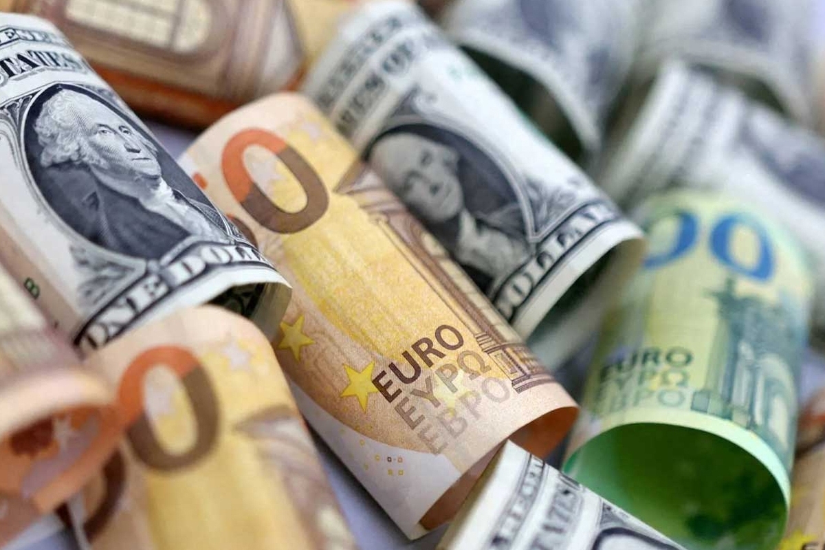 قیمت ارز امروز ۳۰ آبان ۱۴۰۲/ قیمت دلار و یورو در مرکز مبادله افزایش یافت