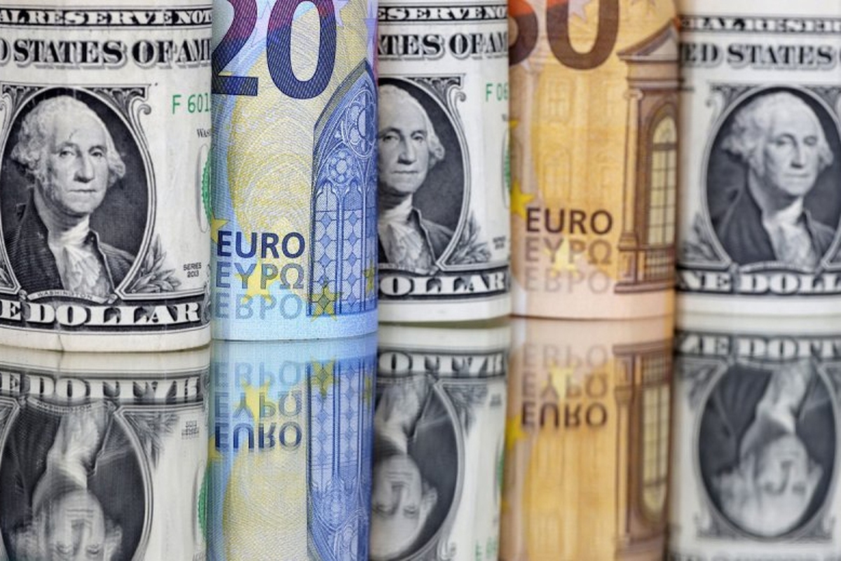 قیمت ارز امروز ۱۵ آذر ۱۴۰۲/ دلار و یوروی مبادله‌ای چقدر ارزان شد؟