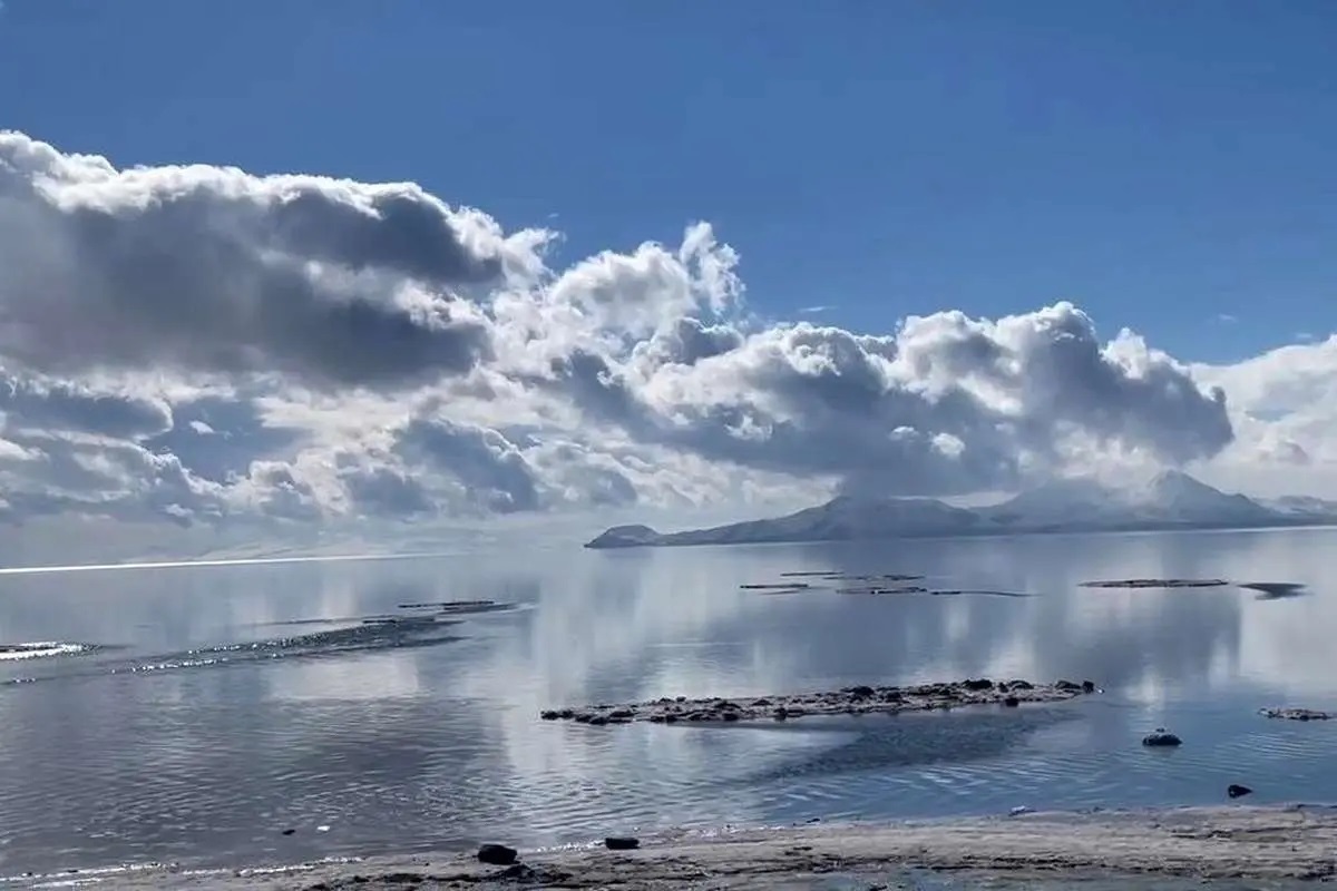 حجم آب دریاچه ارومیه به ۲ میلیارد مترمکعب رسید