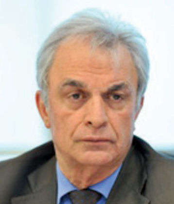 همکاری زیر فشار بینالمللی