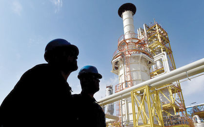 اثر دوگانه دولت در سرمایهگذاری بخش خصوصی
