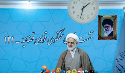 صبر قوه قضاییه در برابر توهینهای احمدینژاد حکمت دارد