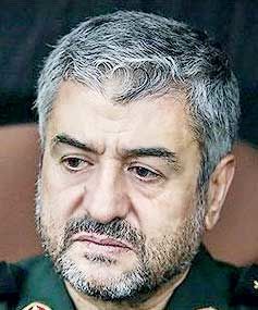 نفوذیها در سیستم اداری کشور، برای مردم مشکل ایجاد میکنند