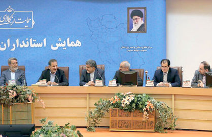 کشور از جنگ اقتصادی پیش رو سربلند بیرون میآید