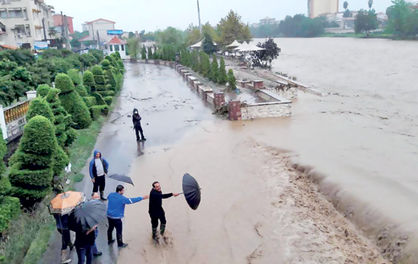 زنگ‌ها برای که به صدا درمی‌آیند؟!