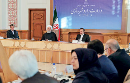 روحانی: آنکه علیه «افایتیاف» شعار میدهد، هزینهاش را هم بپردازد