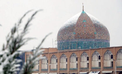 برف بخشی از گنبد شیخ لطفالله را سفید نکرد!