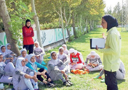 مریم آزمون: فوتبال درس سختی به دختران ایران داد