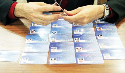فرافکنی متولیان درباره کارتهای بازرگانی