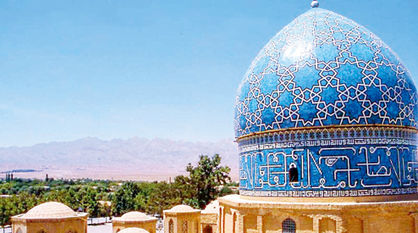 قسمتی از کاشیکاری گنبد آستانه شاه نعمتالله ولی فرو ریخت