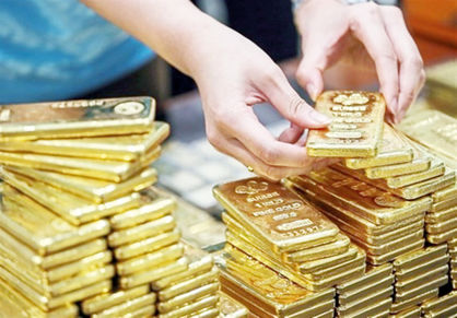 دولت جدید برای رشد کسب وکارها ارز رانتی را حذف کند