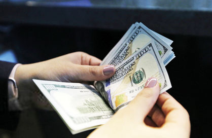 قیمت دلار در صرافیهای بانکی در ۲۶ هزار ۷۰۰ تومان ثابت ماند
