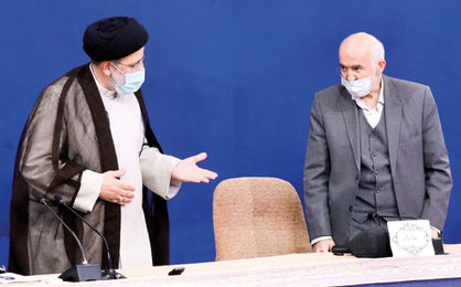 ۴ پرسش رییسی
از اقتصاددانان