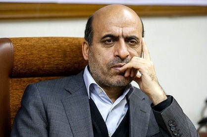 بستر سرمایهگذاری فراهم نشود، مردم ارز موجود در بازار را به هر قیمتی به خانه میبرند