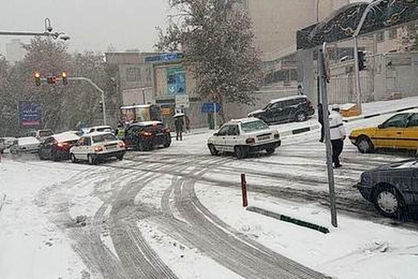 وضعیت اسفناک بزرگراههای تهران بعد از بارش برف+ ویدئو