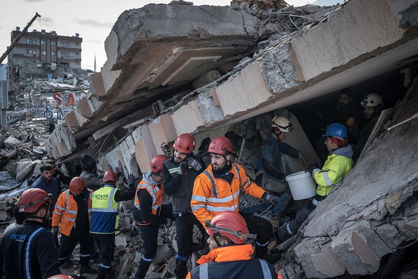 ببینید| پیرترین بازمانده زلزله مرگبار ترکیه بعد از ۱۵۳ ساعت از زیر آوارها نجات داده شد
