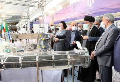 رهبر انقلاب از نمایشگاه توانمندیهای صنعتی بازدید کردند