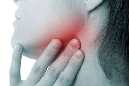 چرا فقط یک طرف گلوی من درد میکند؟
