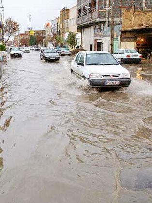 باران و رعد و برق در ۹  استان