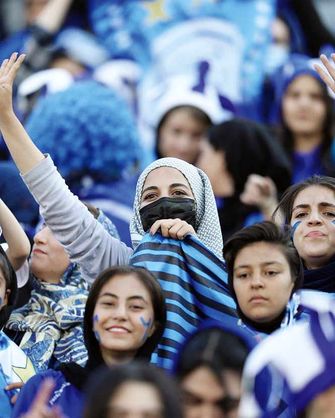 دختران
آبی
در آزادی