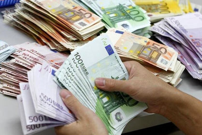 قیمت دلار و یورو امروز ۲۶ فروردین ۱۴۰۲ در صرافی‌ها و مرکز مبادله چند؟
