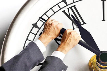 مشکلات تغییر ساعت گوشیها حل شدنی نیست؟
