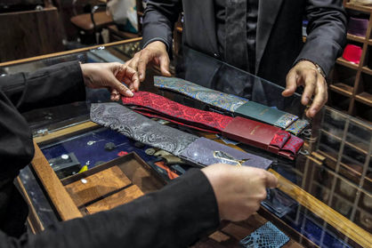 خرید کراوات در ایران سوژه شد/ نظر مردم درباره زدن کراوات عوض شده است؟