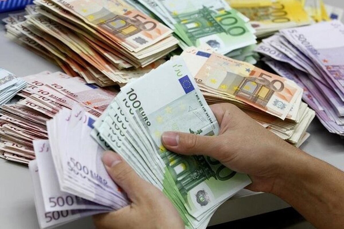 قیمت ارز امروز ۲۳ دی ۱۴۰۲؛ دلار و یورو در مرکز مبادله چند قیمت خورد؟