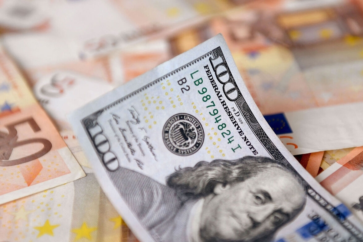 قیمت ارز امروز پنجشنبه ۲۸ دی ۱۴۰۲؛ دلار و یورو در مرکز مبادله چند؟