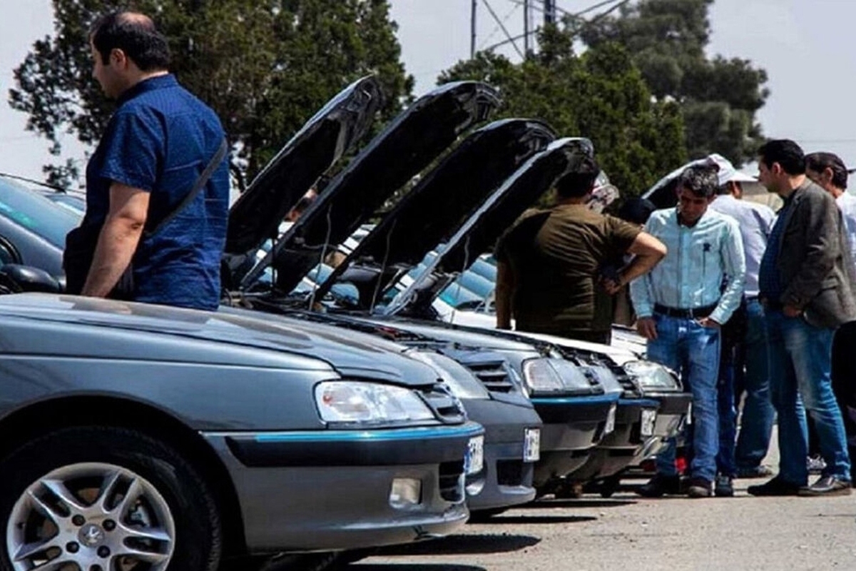 قیمت خودروهای داخلی و خارجی در بازار آزاد ۳ دی ۱۴۰۲؛ این خودروها گران شدند+ جدول قیمتها