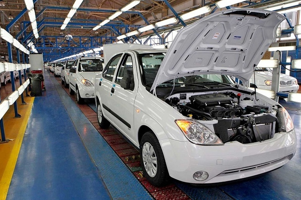 قیمت خودروهای سایپا در بازار آزاد ۱۸ بهمن ۱۴۰۲؛ تیبا و شاهین چقدر ارزان شد؟ + جدول قیمتها