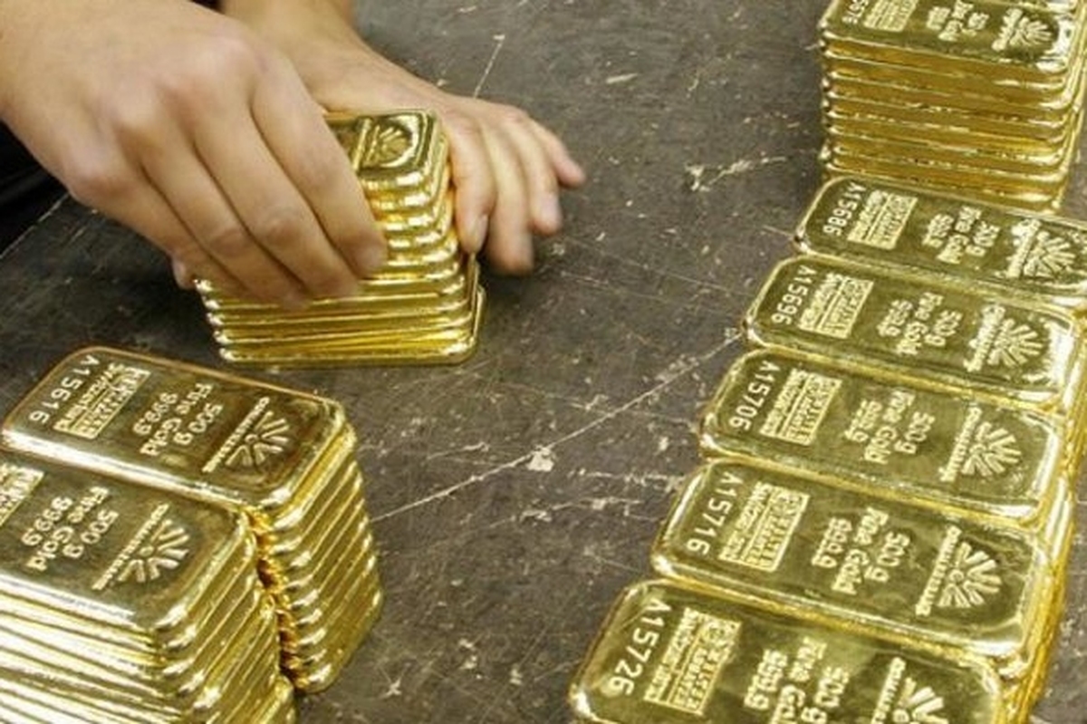 قیمت طلای جهانی در آستانه دومین کاهش پیاپی هفتگی؛ هر اونس طلا امروز چند قیمت خورد؟