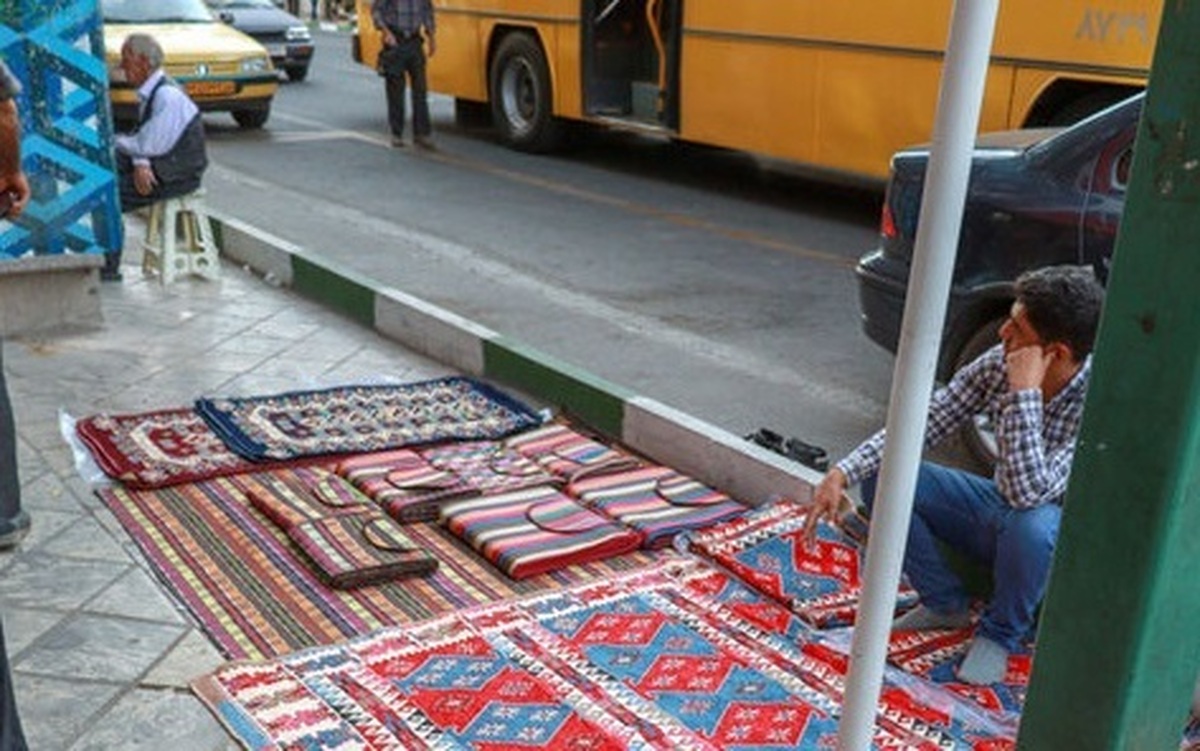 دستفروشان مجوز بگیرند تا بیمه شوند