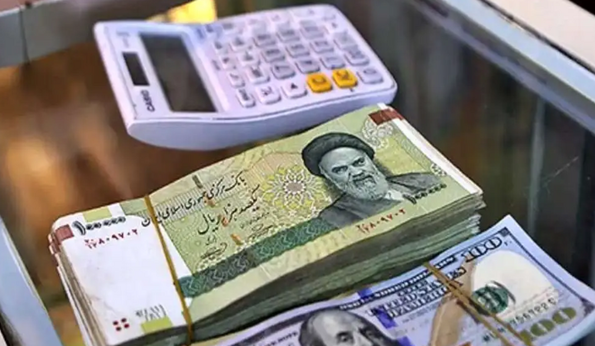 پیشبینی قیمت دلار در ۲۸ اسفند ۱۴۰۲؛ ارز کانالهای بالاتر را فتح میکند؟