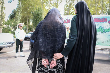 دستگیری 2 زن به همراه 10 بمب مرگبار