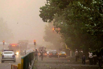 ببینید| تصاویری نفسگیر از لحظه ورود طوفان امروز به تهران